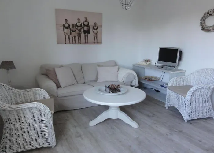 Lively Apartment In Oostkapelle